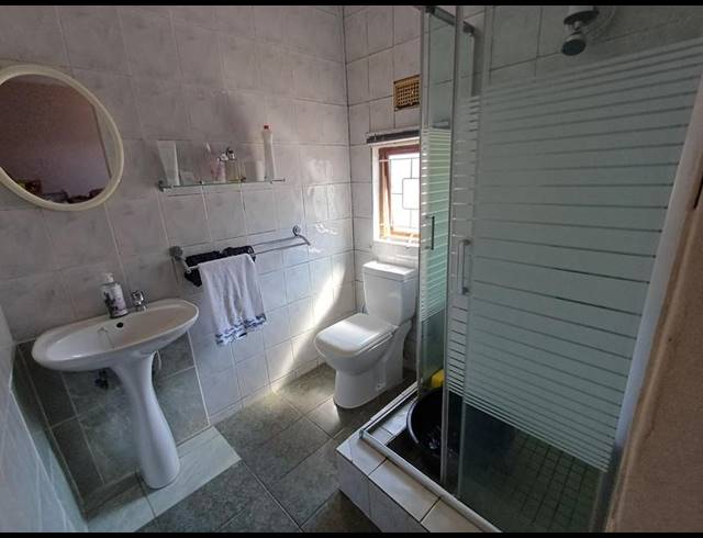 1 BEDROOM PROPERTY TO RENT IN CAVERSHAM GLEN